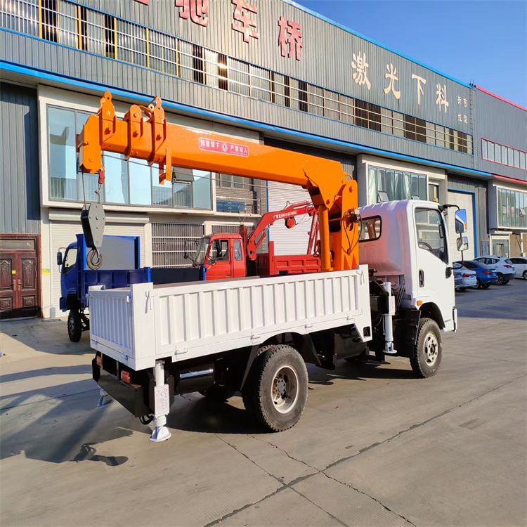 凤林镇三轮随车吊定制 农用改装机自备吊中瑞长期出售